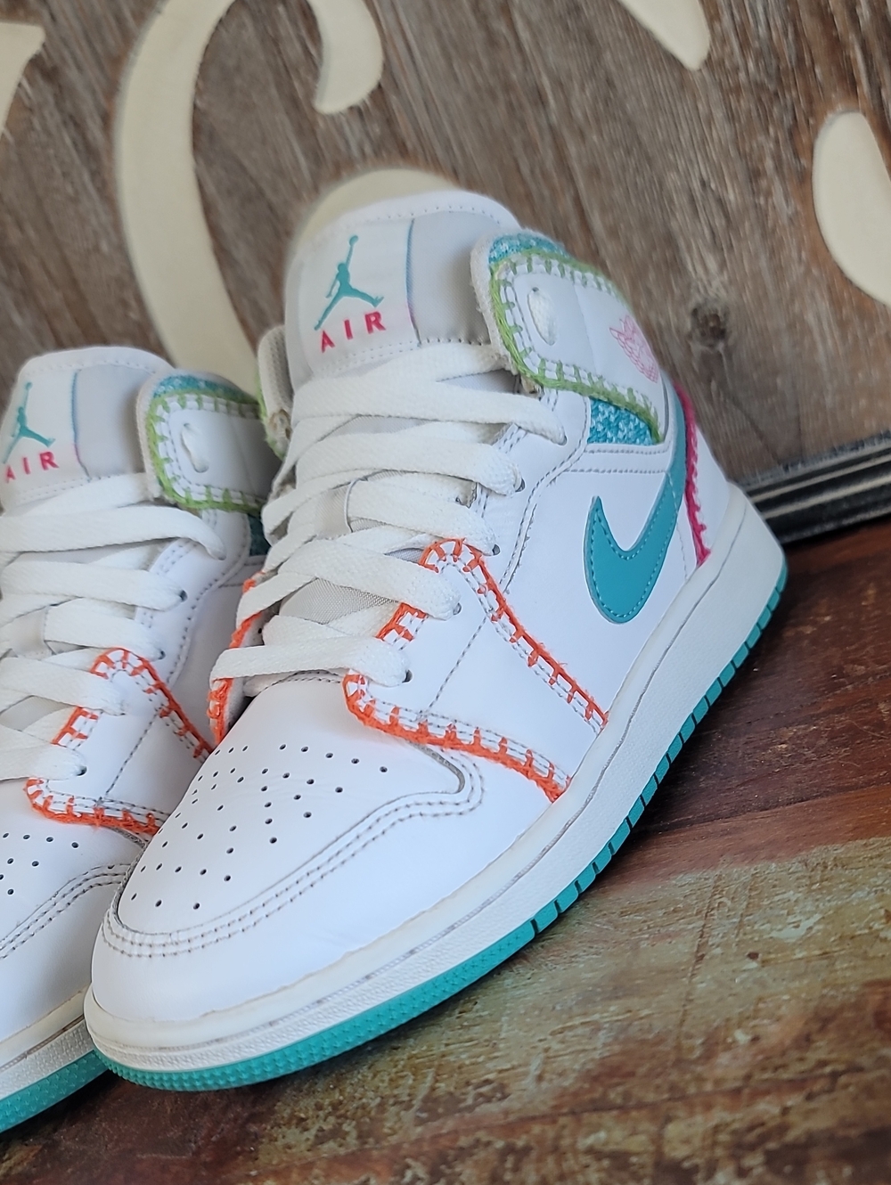 Nike Air Jordan 1 Mid SE 'Multi Knit' Wmns 6.5 (Good Condition) Fast Shipping - Picture 6 of 15